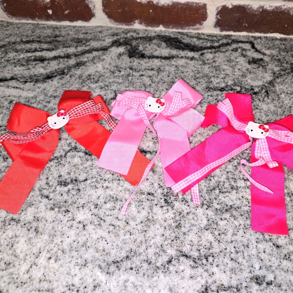 HELLO  KITTY NEW HAIR BOW CLIPS